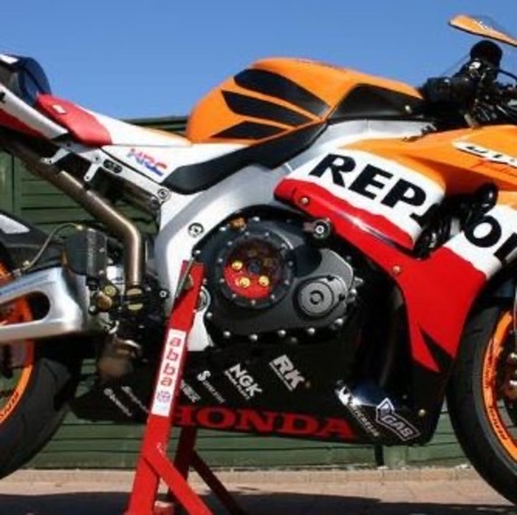 Meet your Posher, Andrew - Picture 1 of 1